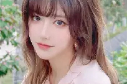 网红打卡点女厕所藏头
