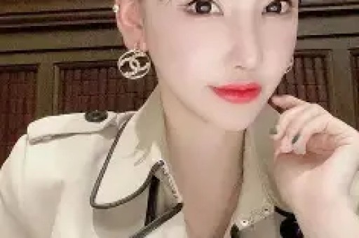 百万网红当众辱骂网友言语恶毒诅咒家人黑料曝光引发众怒